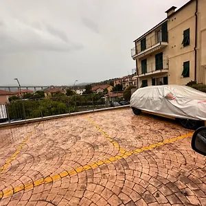 Fronte Mare-piscina- Pista Ciclabile Imperia